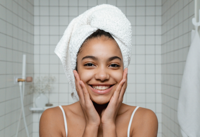 Sécher les boucles en été : les techniques pour une définition super