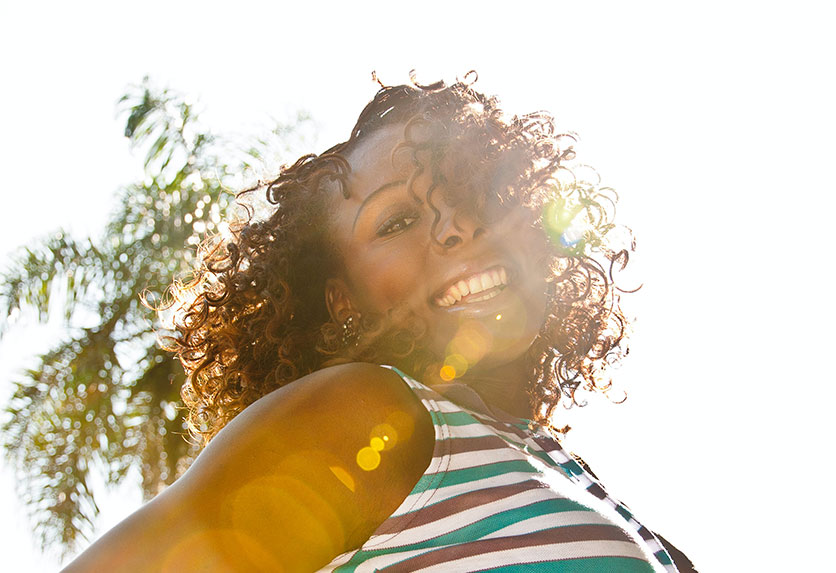 Summer curly hair care: how to take care of your curls in the hottest season