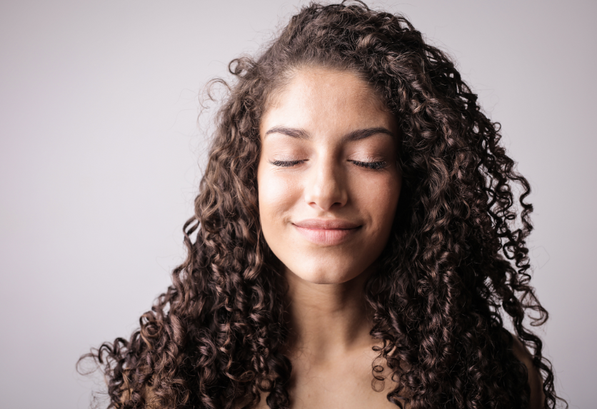 Protect your hair from winter: oil takes care of it